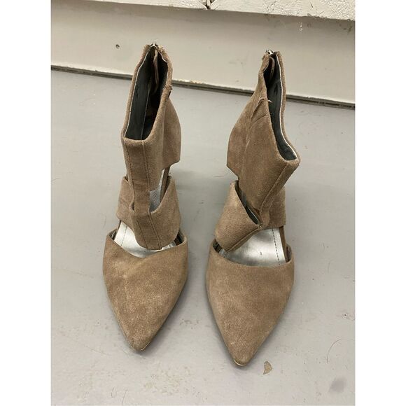 Tahari Steffie Suede Heels- Tan/ Nude Bootie Pumps w/Cut-Outs, Size 9 - Picture 5 of 10